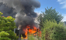 Gartenhütte in Bad Bederkesa in Vollbrand