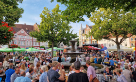 Zum 20. Mal lockt das Weinfest auf den Historischen Marktplatz in Peine