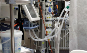 Linke kritisiert "Hauruck-Verfahren" bei Krankenkassen-Reform
