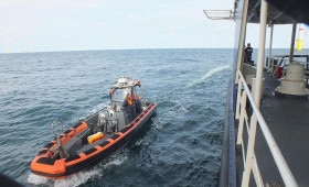 Rotorblatt einer Windkraftanlage vor Cuxhaven geborgen