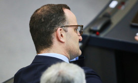 Linke wirft Spahn fragwürdiges Verständnis reproduktiver Rechte vor