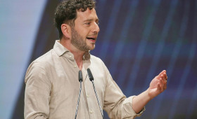 Grünen-Chef Banaszak: Fitness allein macht noch keinen neuen Mann