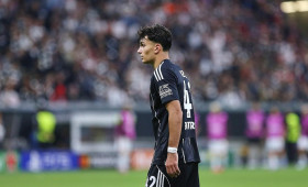 DFB-Pokal: Frankfurt überrollt St. Tönis - Karlsruhe dreht Partie