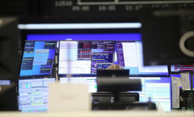 Dax am Mittag trotz ZEW-Überraschung weiter im Minus