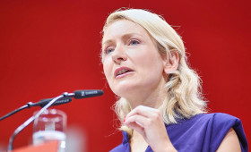 Linke beharrt in Berlin auf Vergesellschaftungen