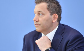 Union kritisiert Klingbeils Steuerpläne scharf