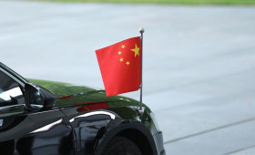 Umweltminister will Zölle auf chinesische Plug-in-Hybride