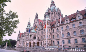 Hannover startet Aktion gegen Catcalling mit pinken Beuteln