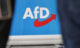 Bonhoeffer-Großneffe Korenke nimmt AfD-Gesprächsangebot an