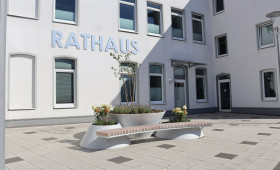 Kreis Peine: Vorplatz des Rathauses in Vechelde wurde aufgewertet