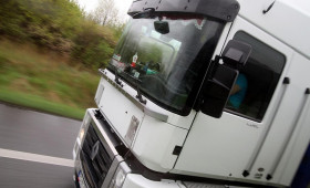 Unkontrolliert fahrender Lkw auf der A2 bei Braunschweig gestoppt