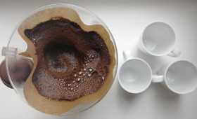Kaffeesatz als Dünger & Hausmittel: Die besten Lifehacks