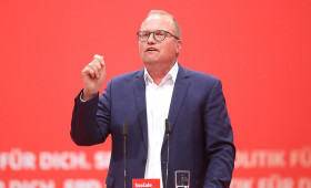 NRW-SPD-Spitzenkandidat will an Altersteilzeit länger festhalten