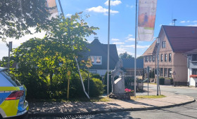 Goslar: Fahnenmast bei Unfall beschädigt