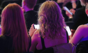 Große Mehrheit für Verbot von KI-Entkleidungs-Apps