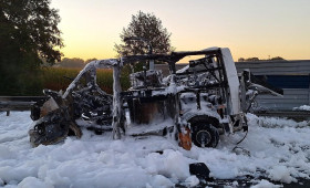 Kleintransporter mit Gefahrstoffen auf A1 bei Sottrum explodiert