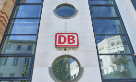 Bahn-Beschäftigte kritisieren neues Markendesign