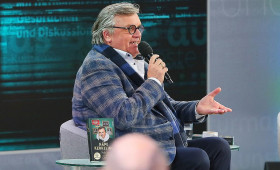 Hape Kerkeling hält Vortrag bei SPD-Fraktionsklausur