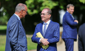 Dobrindt warnt Koalition vor Personaldebatten