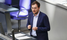 Politiker fordern Sicherheitscheks für Forschungseinrichtungen