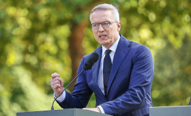 Wildberger fordert globale KI-Behörde nach Vorbild der Atomaufsicht