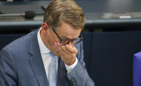 SPD-Fraktionschef Miersch stoppt Linnemanns Pflegereform