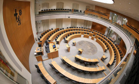 AfD scheitert mit Klage gegen Abgeordnetengesetz in Rheinland-Pfalz