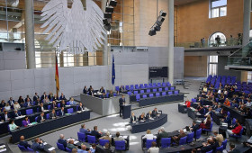 Haushaltswoche beginnt - Klingbeil sieht Aufschwung