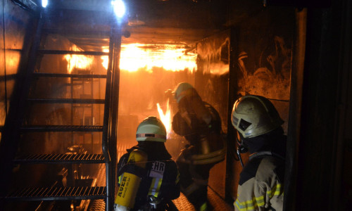 In dem Container herrschten bis zu 300 Grad Celsius. Foto: Feuerwehr Wolfsburg