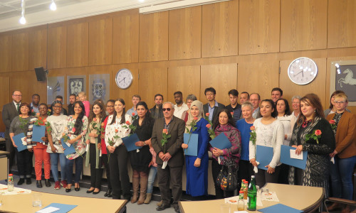 Am Donnerstag bekamen 33 Personen bei der Einbürgerungsfeier ihr deutsche Staatsbürgerschaft. Foto: Landkreis Wolfenbüttel