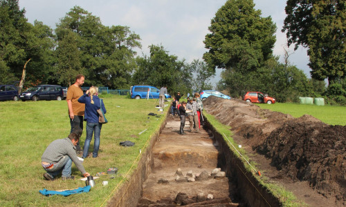 Ausgrabung an der Burg Wahrenholz im Jahr 2014. Blick in den Grabungsschnitt. Foto: H. Gabriel, Gifhorn 