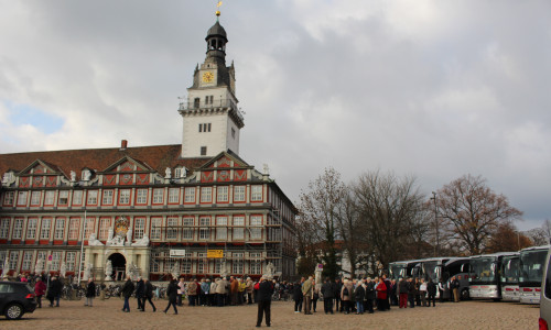 Wolfenbüttel empfängt 300 Reisegäste auf dem Schlossplatz. Foto: Jan Borner