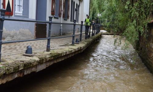 Das Hochwasser im Sommer 2017 hat dem Gehweg am Museum stark zugesetzt. Foto: Stadt Goslar
