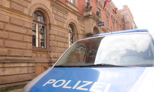 Die Polizei hat die Stadt um Verschiebung einiger Sitzbänke gebeten. Symbolfoto: Anke Donner