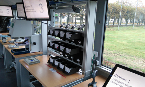 In der mobilen Fabrik können die Gäste des Technologieforums digitale Lösungen für die Industrie 4.0 testen. Foto: Mit uns digital! Das Zentrum für Niedersachsen und Bremen