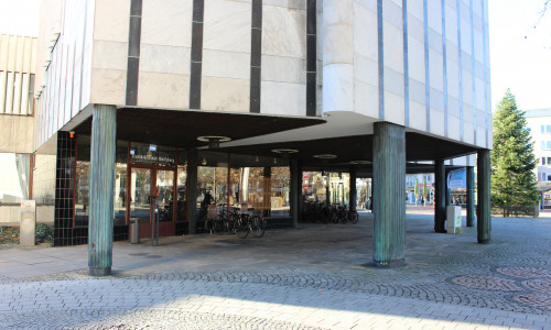 In der Ladenzeile des Alvar-Aalto-Kulturhauses soll eine Jugendbibliothek entstehen. Foto: Archiv