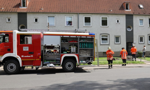 Die Feuerwehr konnte den Rauchmelder einfach wieder abstellen. Fotos: Rudolf Karliczek