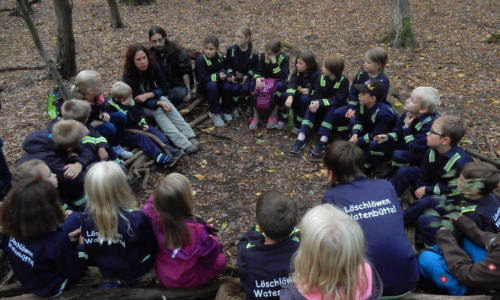 Die Kinder der Löschlöwen im Wald bei Riddagshausen. Foto: Privat