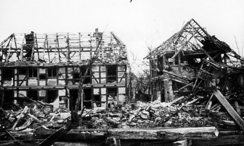 Wendessen 1944 nach dem Bombenangriff. Fotos: Förderkreis Heimathaus Alte Mühle Schladen e.V. 