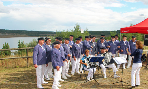 Der Helmstedter Shanty-Chor unter der Leitung von Marietta Reddemann ist beim Sommerfest dabei- Foto: SPD Helmstedt
