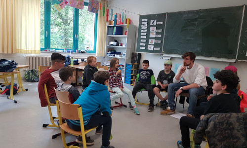 Bei Fußball trifft Kultur erhalten Kinder zweimal die Woche je eine Stunde Förderunterricht und eine Stunde Fußballtraining mit einem Jugendtrainer von Eintracht Braunschweig. Fotos: LitCam gGmbH