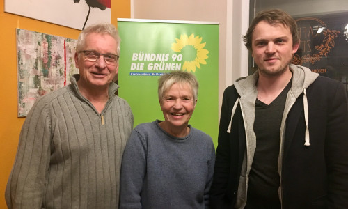 Europawahlkandidat der Grünen, Erik Marquart (rechts) mit den Kreistagsmitgliedern Christiane Wagner-Judith und Holger Barkhau. Foto: Foto: A. Uminski

