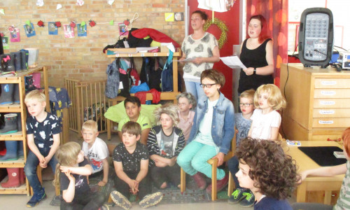 Die Kinder stellten zum Abschied ein tolles Programm auf die Beine. Fotos: Samtgemeinde Elm-Asse