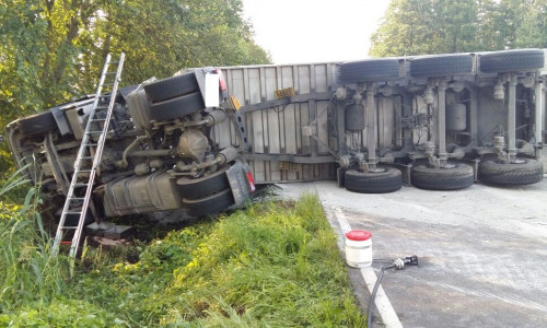 Die Polizei erhofft sich Informationen zu dem am Unfall beteiligten Traktorfahrer. Foto: Andreas Meißner