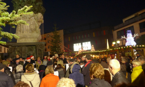 Weihnachtsliedersingen am Stadtmonument. Foto: Stadt Salzgitter
