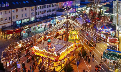 Im Rahmen der Tour kann man den Weihnachtsmarkt auch von oben bewundern. Foto: WMG/Janina Snatzke