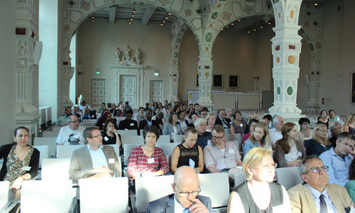 Im Juleum in Helmstedt wurde intensiv auf der zweiten Integrationskonferenz diskutiert. Foto: Sandra Zecchino