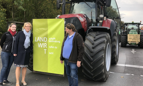 Bundestagsabgeordnete Ingrid Pahlmann zeigt ihre Solidarität mit der Landwirtschaft beim Bauernprotest in Berlin an der Siegessäule. Foto: privat