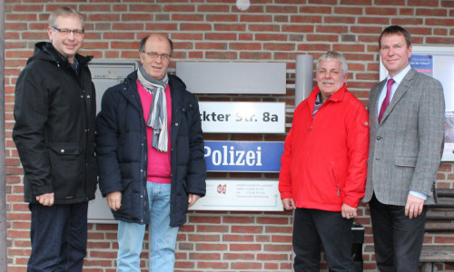Im Gespräch mit der Polizei: Markus Rischbieter, Harald Koch, Thomas Klusmann, Dr. Peter Abramowski. Foto: Privat