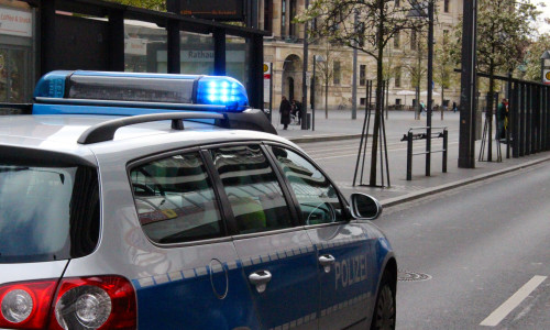 Polizei sucht Zeugen von Autodiebstahl. Symbolfoto: Sina Rühland